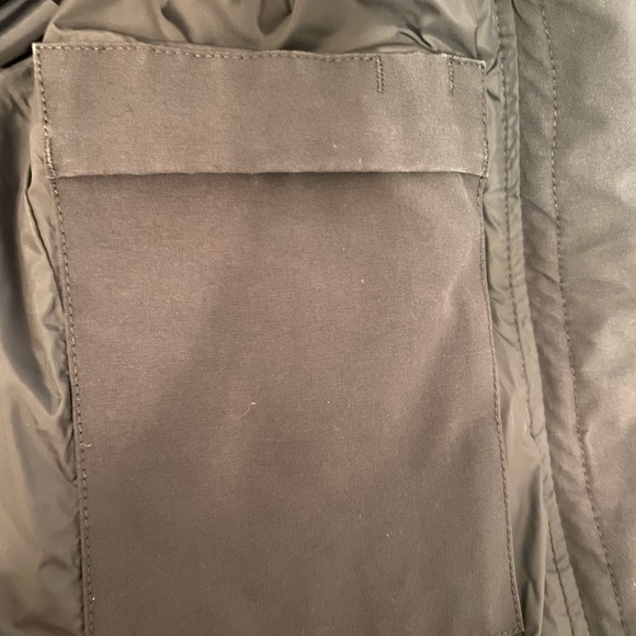 Womens Canada Goode Shelburne Parka. 
Just dry cleaned. - Picture 11 of 16